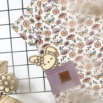 Hase mit Blumen