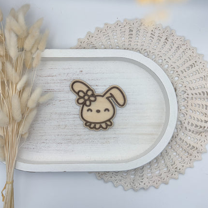 Hase mit Blumen
