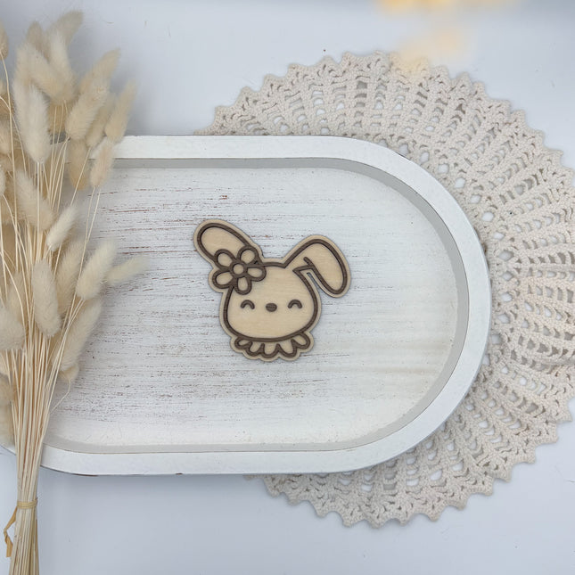 Hase mit Blumen