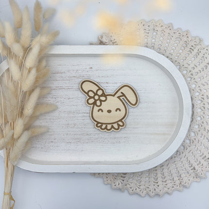 Hase mit Blumen